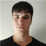 Estudiante con Bachillerato dispuesto a enseñar a niños.